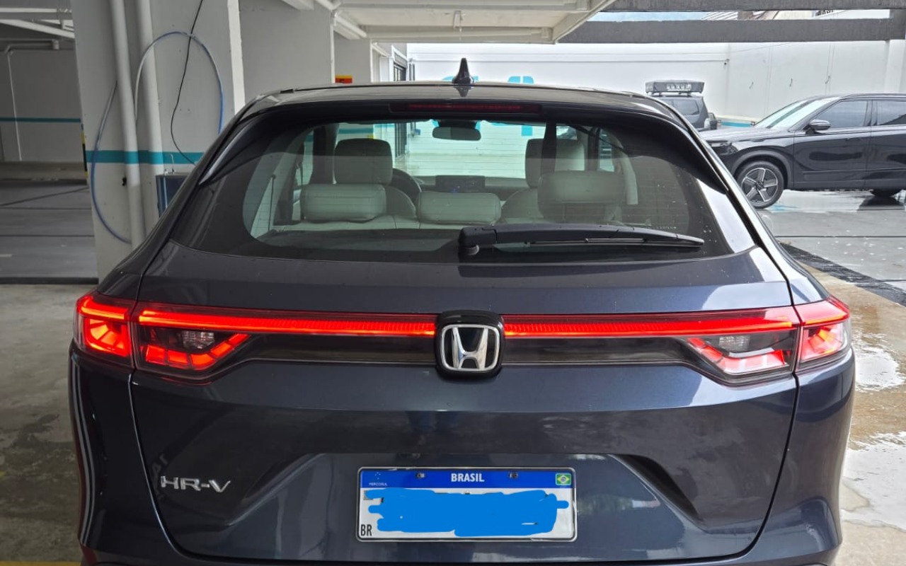 imagem-https://www.socarrao.com.br/sc-vehicle-images-prod/2562929/1783723776522-VHJhc2VpcmEuanBlZw.jpeg
