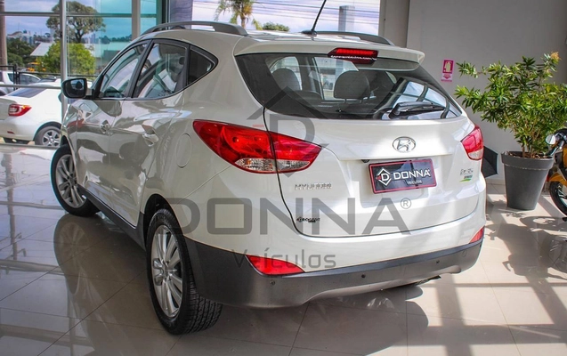 imagem-https://www.socarrao.com.br/sc-vehicle-images-prod/25694/1775065861536-4026ef4835894d64a932fe881f117efd_1775065791573.jpeg