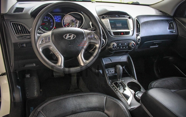imagem-https://www.socarrao.com.br/sc-vehicle-images-prod/25694/1775065861547-1ac35ead6fec4d2793cadaf2ec01e870_1775065793905.jpeg