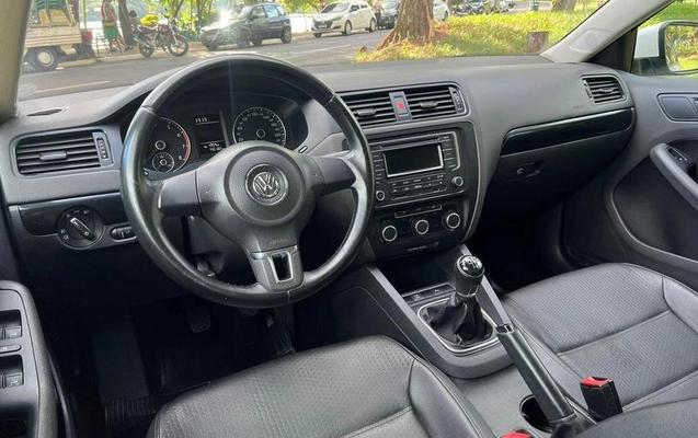 imagem-https://www.socarrao.com.br/sc-vehicle-images-prod/25701/1779368358506-7054633_7_B_48a7347438.jpeg