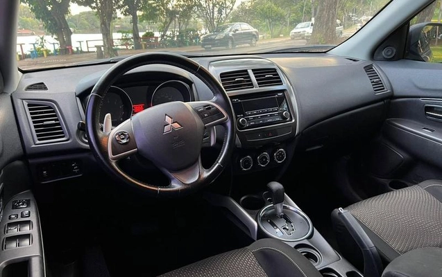 imagem-https://www.socarrao.com.br/sc-vehicle-images-prod/25707/1777318284434-7052157_0_B_baf100b136.jpeg