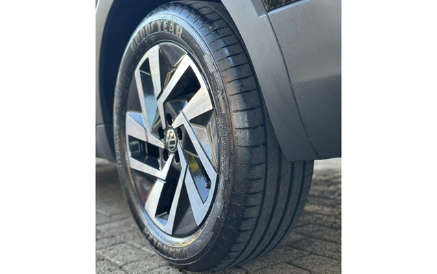 imagem-https://www.socarrao.com.br/sc-vehicle-images-prod/2572762/1783769859803-2_083600.jpg