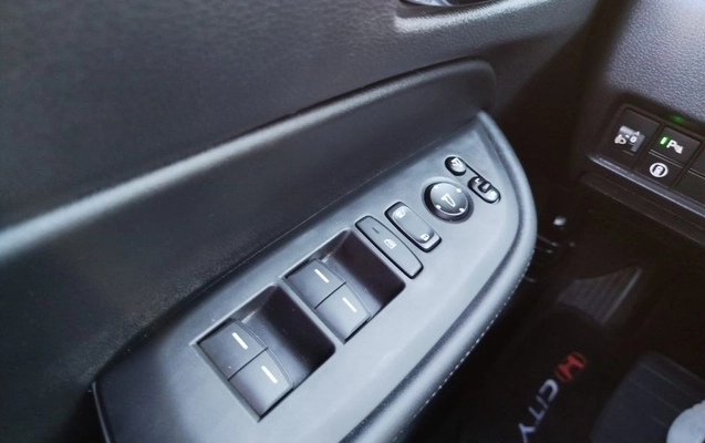 imagem-https://www.socarrao.com.br/sc-vehicle-images-prod/2572775/1788979101559-gb-37cad5a.jpeg