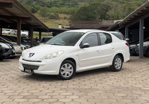 Peugeot 207 2013 Branco — foto 1 de 3