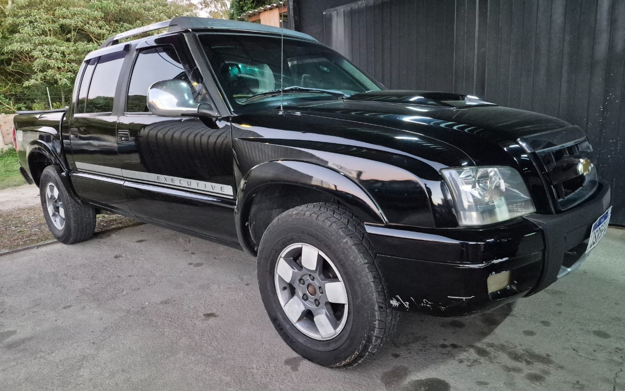 Chevrolet S10 P-Up Advant. 2.4/2.4 MPFI F.Power CD na cor Preto em Almirante Tamandaré / PR - 2572863