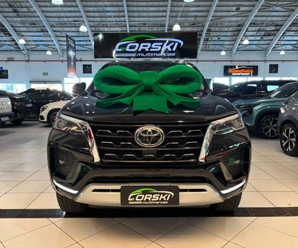 Toyota Hilux SW4 2021 Preto — foto 1 de 3