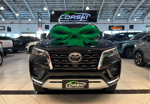 Toyota Hilux SW4 2021 Preto — foto 1 de 3