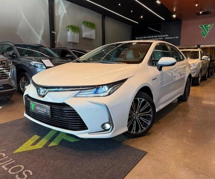 Toyota Corolla 2023 Branco — foto 1 de 3