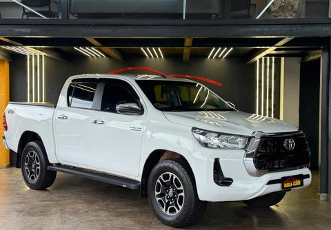 Toyota Hilux 2021 Branco — foto 1 de 3
