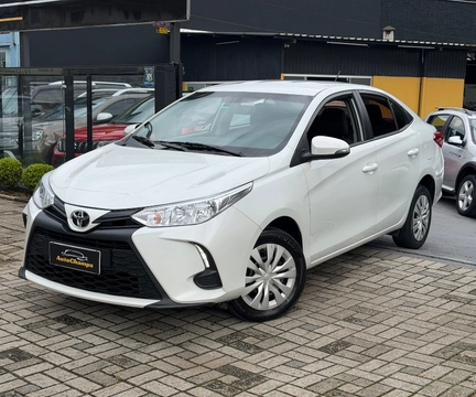 Toyota Yaris 2024 Branco — foto 1 de 3