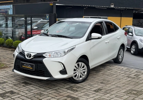 Toyota Yaris 2024 Branco — foto 1 de 3