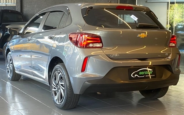 imagem-https://www.socarrao.com.br/sc-vehicle-images-prod/2573266/1783782357230-640_480_chevrolet-onix-1-0-lt-21-22-3e2655-21.jpg