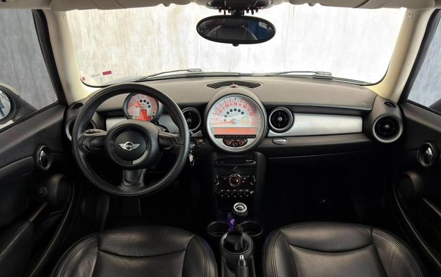 imagem-https://www.socarrao.com.br/sc-vehicle-images-prod/2573314/1788899660399-8261277_15_B_a275e884f8.jpeg