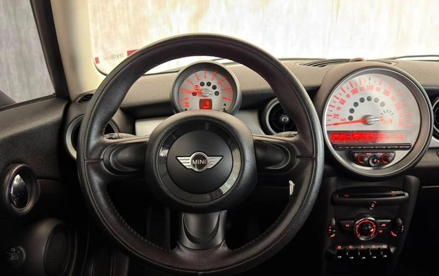 imagem-https://www.socarrao.com.br/sc-vehicle-images-prod/2573314/1788899660406-8261277_12_B_1a49bf7535.jpeg