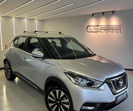 Nissan KICKS 2017 Prata — foto 1 de 3