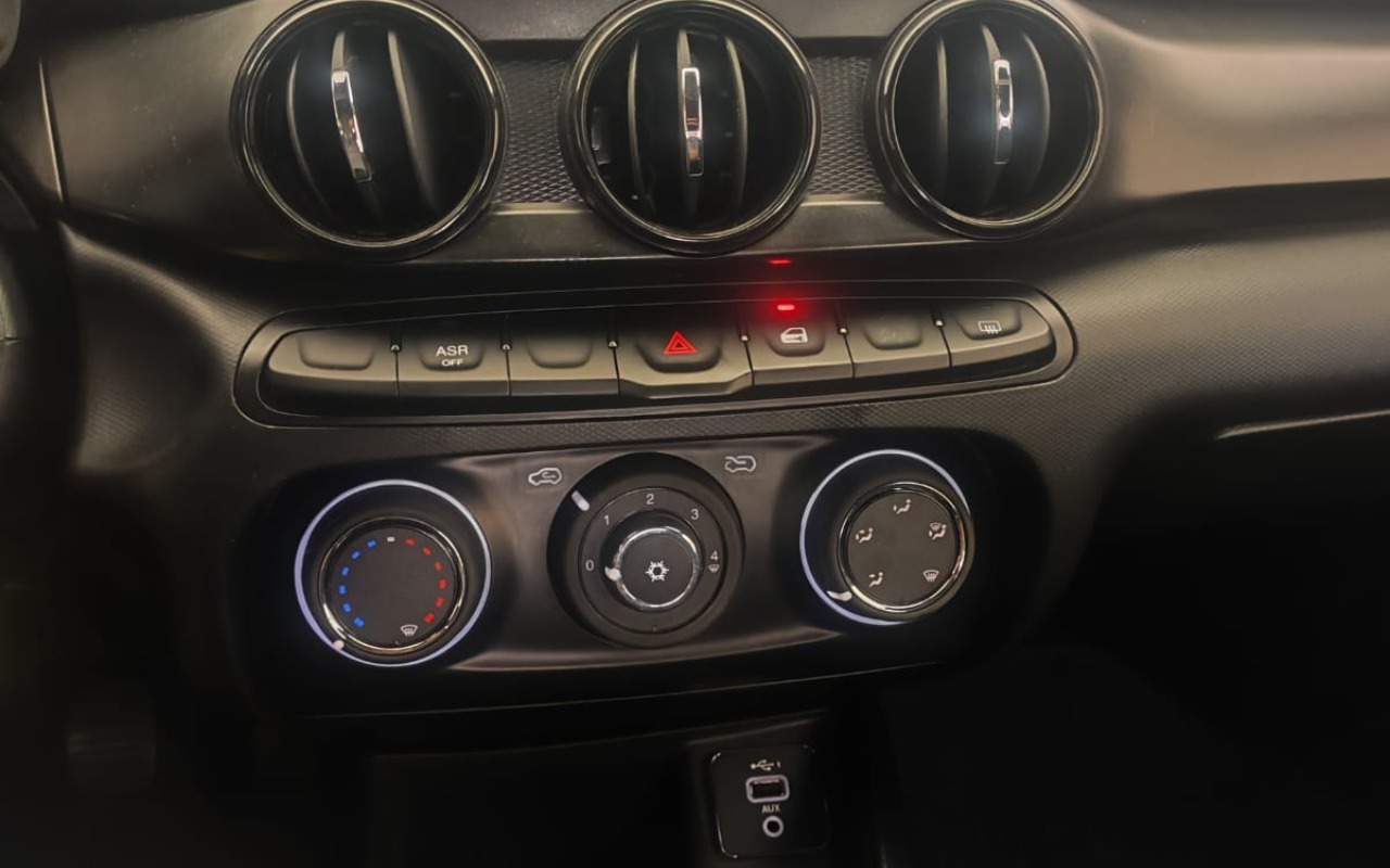 imagem-https://www.socarrao.com.br/sc-vehicle-images-prod/2573548/1783787104642-ZmQ4NWRiNGUtZTMxNC00MjQzLTgyMzMtZDdhZGE3NjY5MDI4LmpwZw.jpg