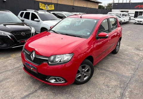 Renault Sandero 2017 Vermelho — foto 1 de 3