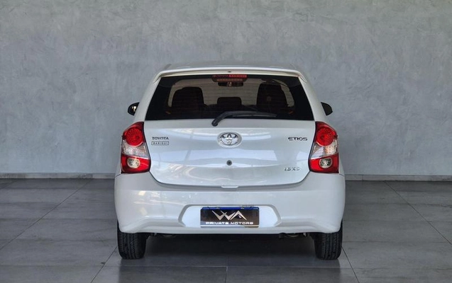 imagem-https://www.socarrao.com.br/sc-vehicle-images-prod/2573759/1786652416823-8271854_15_B_1ce4f67284.jpeg