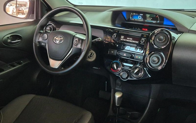 imagem-https://www.socarrao.com.br/sc-vehicle-images-prod/2573759/1786652416832-8271854_0_B_83a7c6f6ca.jpeg