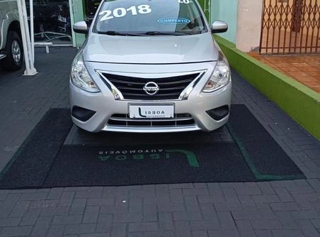 Nissan VERSA 2018 Prata — foto 1 de 3