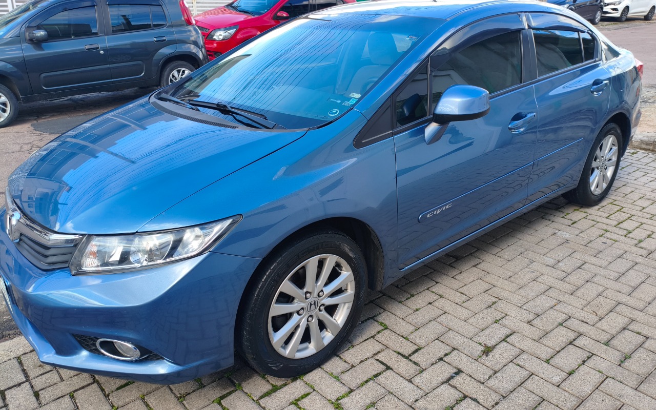 Honda Civic 2015 Azul — foto 1 de 3