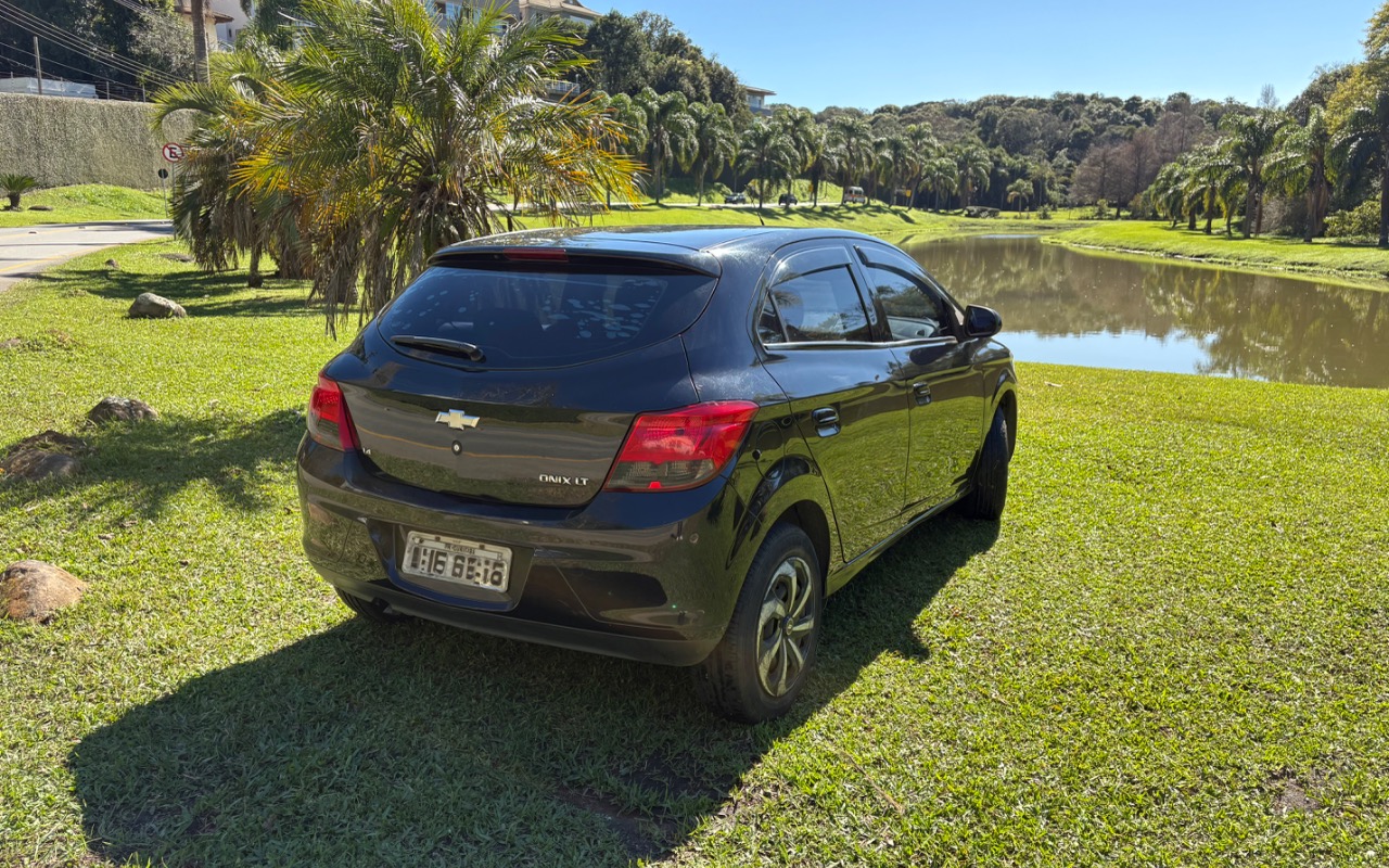Chevrolet Onix 2013 Preto — foto 1 de 3