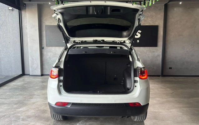 imagem-https://www.socarrao.com.br/sc-vehicle-images-prod/2588189/1783946151374-c72df065-c268-4ce3-a83f-b8bbefbd31e8.jpg