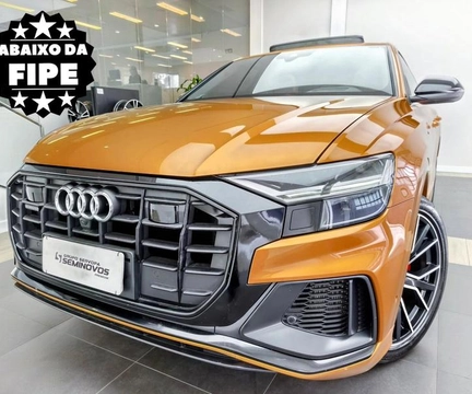 Audi Q8 2020 Laranja — foto 1 de 3