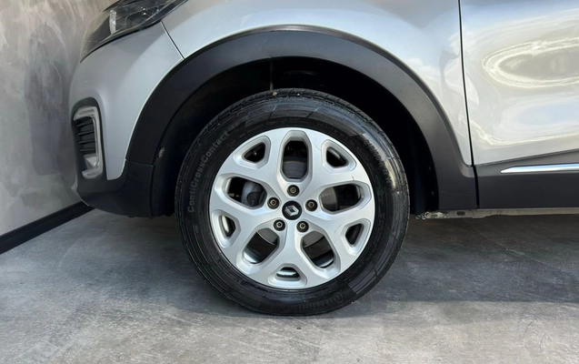 imagem-https://www.socarrao.com.br/sc-vehicle-images-prod/2588370/1783946473196-467be1e0-796c-4266-8631-769c4164dc27.jpg