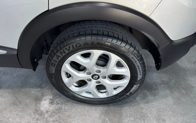 imagem-https://www.socarrao.com.br/sc-vehicle-images-prod/2588370/1783946473197-2c445c83-5b85-4db5-ac43-0c0fe5b07e93.jpg