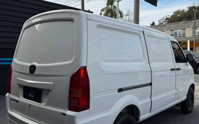 imagem-https://www.socarrao.com.br/sc-vehicle-images-prod/2589005/1783949215857-ZGI0MGU5OTUtYzAyMS00MDA5LWJjYjgtMTUyOTM1MjhjZjMxLmpwZWc.jpeg