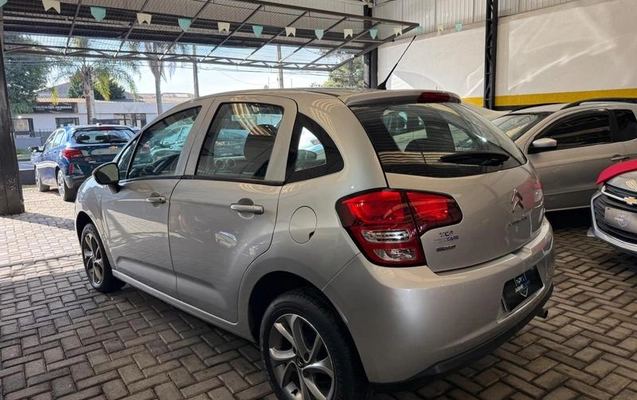 imagem-https://www.socarrao.com.br/sc-vehicle-images-prod/2589446/1788526533366-8272967_4_B_0a1da417c7.jpeg