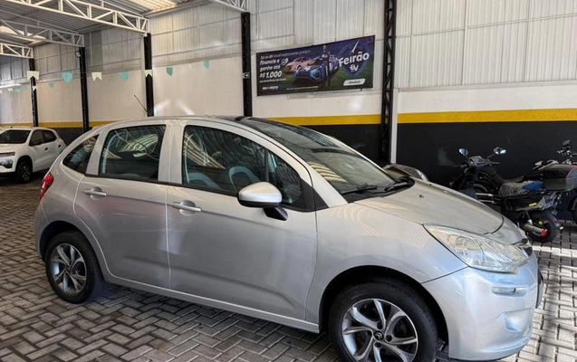 imagem-https://www.socarrao.com.br/sc-vehicle-images-prod/2589446/1788526533371-8272967_7_B_edb87ad54d.jpeg