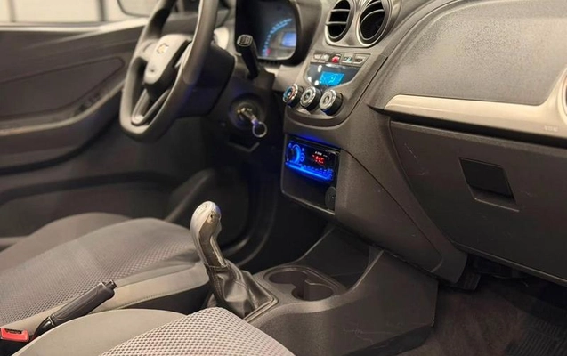 imagem-https://www.socarrao.com.br/sc-vehicle-images-prod/2590437/1783952296090-8056101_9_B_19d2199f67.jpeg
