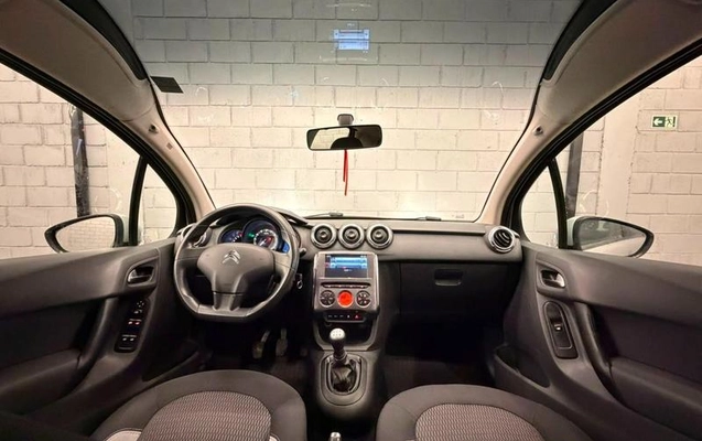 imagem-https://www.socarrao.com.br/sc-vehicle-images-prod/2590718/1783952907755-8271732_7_B_3de7e1279e.jpeg