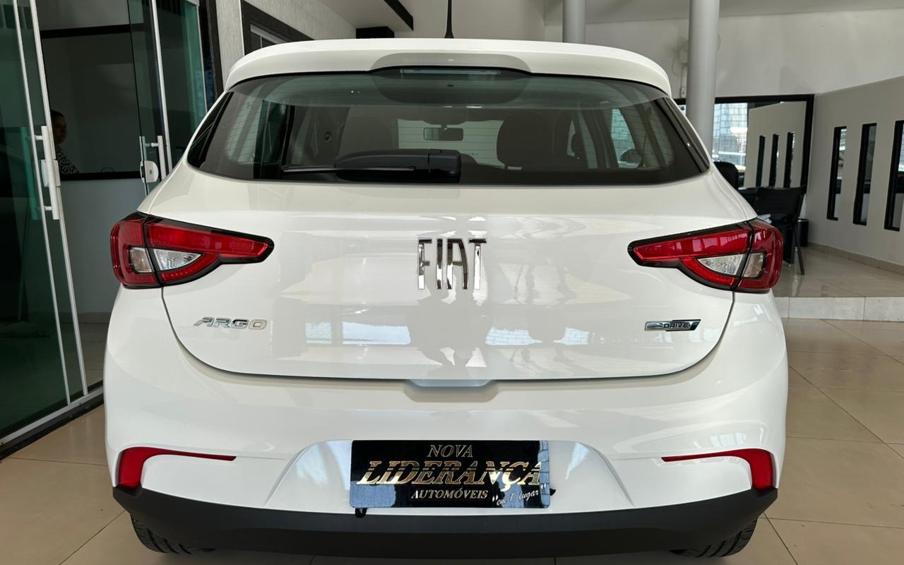 imagem-https://www.socarrao.com.br/sc-vehicle-images-prod/25930/1771433924187-V2hhdHNBcHAgSW1hZ2UgMjAyNi0wMi0xOCBhdCAxMC4wNC4xNSAoMSkuanBlZw.jpeg