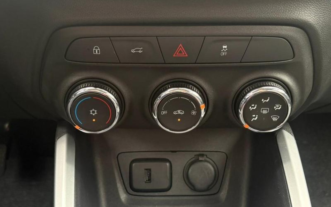 imagem-https://www.socarrao.com.br/sc-vehicle-images-prod/2594515/1783961728205-ODI0MTUzOF80X0JfMTAyMTE1NjhjNy5qcGVn.jpeg