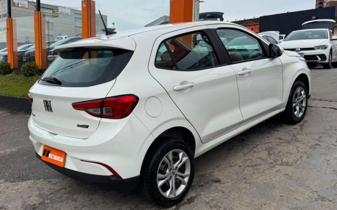 imagem-https://www.socarrao.com.br/sc-vehicle-images-prod/2594744/1783962162399-ODI3MTMzNl8xMF9CX2ZkMDg5YTRlYmQuanBlZw.jpeg