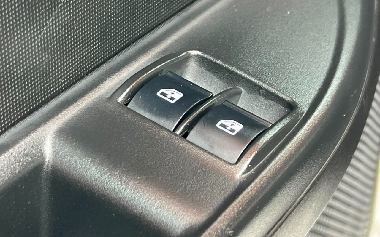 imagem-https://www.socarrao.com.br/sc-vehicle-images-prod/2595311/1783963604234-V2hhdHNBcHAgSW1hZ2UgMjAyNi0wNy0xMSBhdCAxMS4zMi4wNy5qcGVn.jpeg