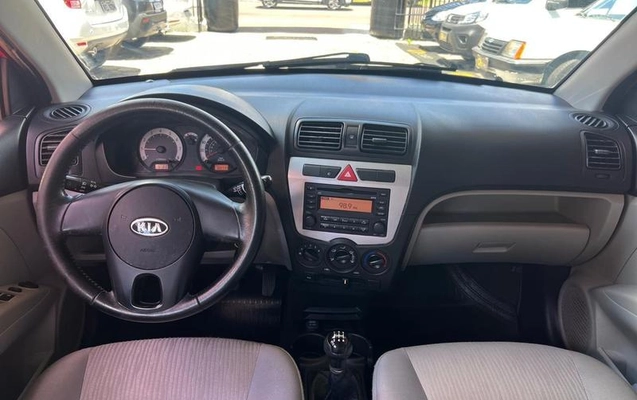 imagem-https://www.socarrao.com.br/sc-vehicle-images-prod/25963/1783543687282-7598217_4_B_8b0c5ae1b4.jpeg