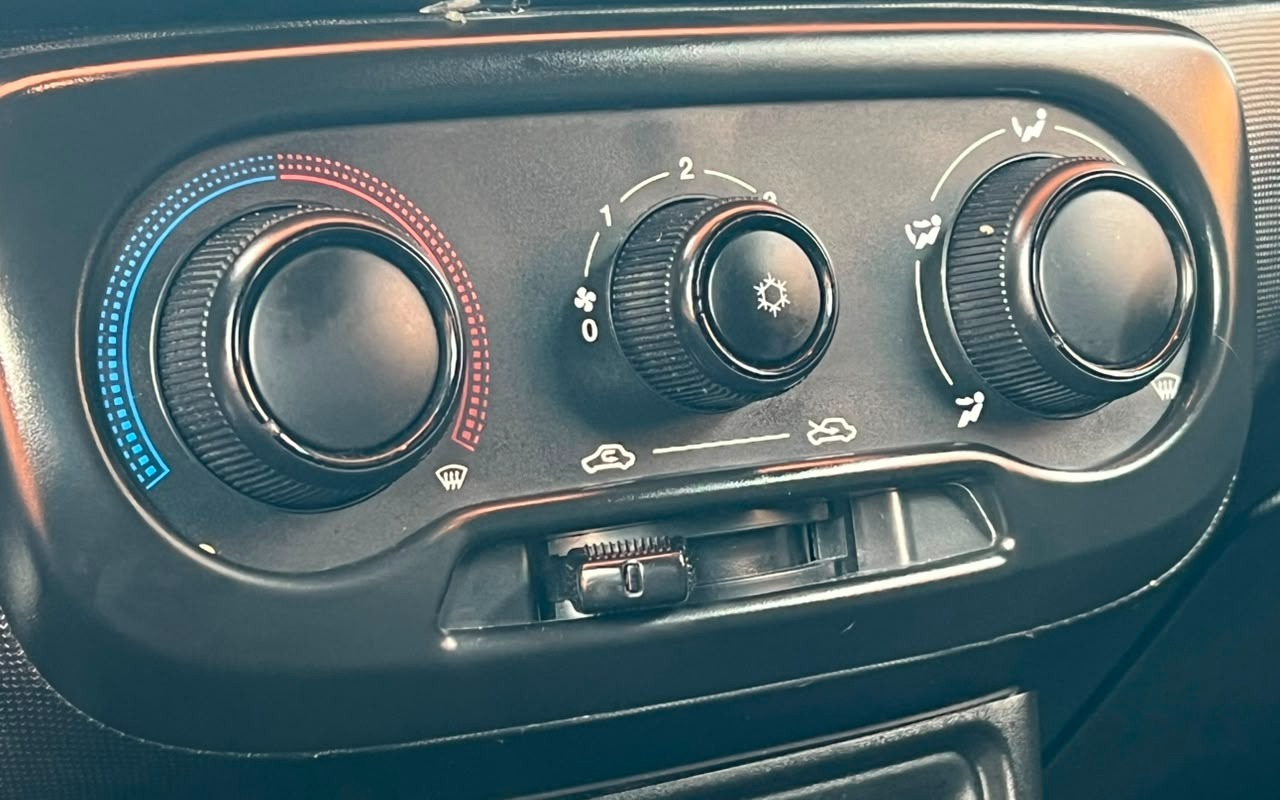 imagem-https://www.socarrao.com.br/sc-vehicle-images-prod/2596352/1783965802038-V2hhdHNBcHAgSW1hZ2UgMjAyNi0wNy0xMSBhdCAxMS4zMi4wNiAoNCkuanBlZw.jpeg