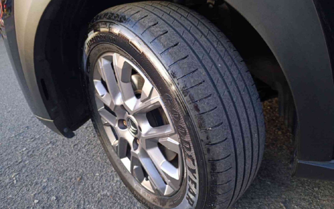 imagem-https://www.socarrao.com.br/sc-vehicle-images-prod/2596608/1783966432923-YXBwLXBob3Rvcy12dHpPUWpzWTZwNUJNcDBHcERiV3JjUXhxWmtMcHJyMC5qcGc.jpg