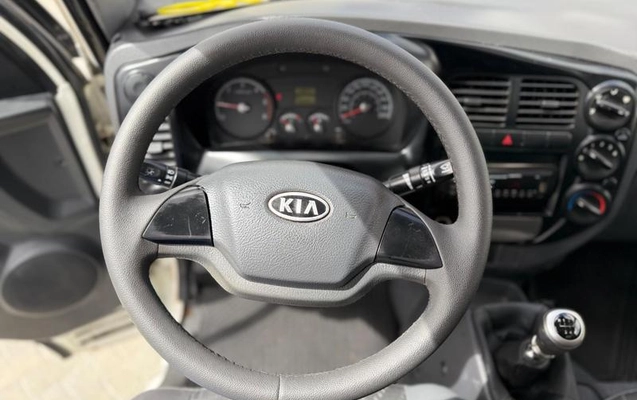 imagem-https://www.socarrao.com.br/sc-vehicle-images-prod/25968/1781184291905-7652079_14_B_1053e74a2f.jpeg