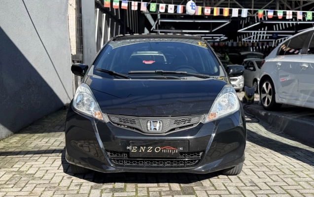 imagem-https://www.socarrao.com.br/sc-vehicle-images-prod/2596885/1783969999728-vehicle_image_1783969963_b17bd47cab4fefb1dd921e7f032d396b.jpeg