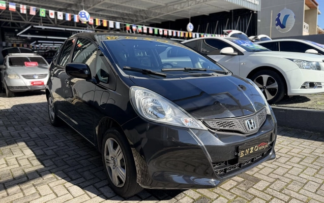 imagem-https://www.socarrao.com.br/sc-vehicle-images-prod/2596885/1783969999730-vehicle_image_1783969969_c01c54d8454a90ba4a648ca54f03db46.jpeg
