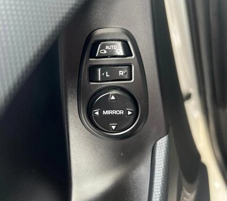 imagem-https://www.socarrao.com.br/sc-vehicle-images-prod/25971/1783543695897-7700153_5_B_d15be64cbe.jpeg