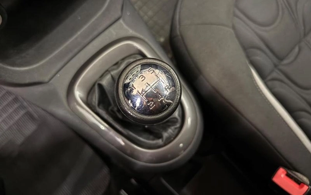 imagem-https://www.socarrao.com.br/sc-vehicle-images-prod/2597137/1789570352882-8231297_14_B_bb58f0ed6f.jpeg