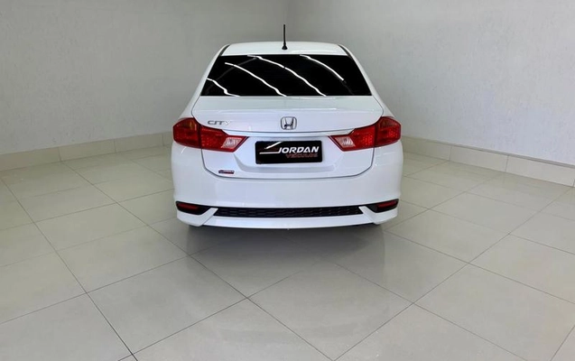 imagem-https://www.socarrao.com.br/sc-vehicle-images-prod/2598004/1787762505178-8275128_7_B_2967180312.jpeg