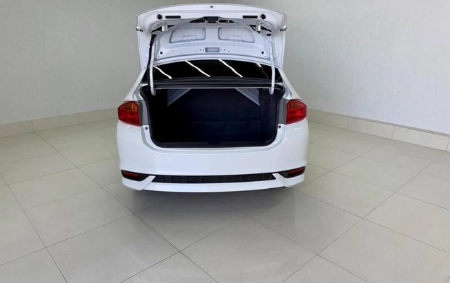 imagem-https://www.socarrao.com.br/sc-vehicle-images-prod/2598004/1787762505181-8275128_10_B_88c73431e4.jpeg