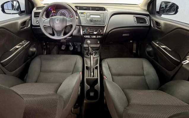 imagem-https://www.socarrao.com.br/sc-vehicle-images-prod/2598004/1787762505183-8275128_12_B_0c0fe9434d.jpeg